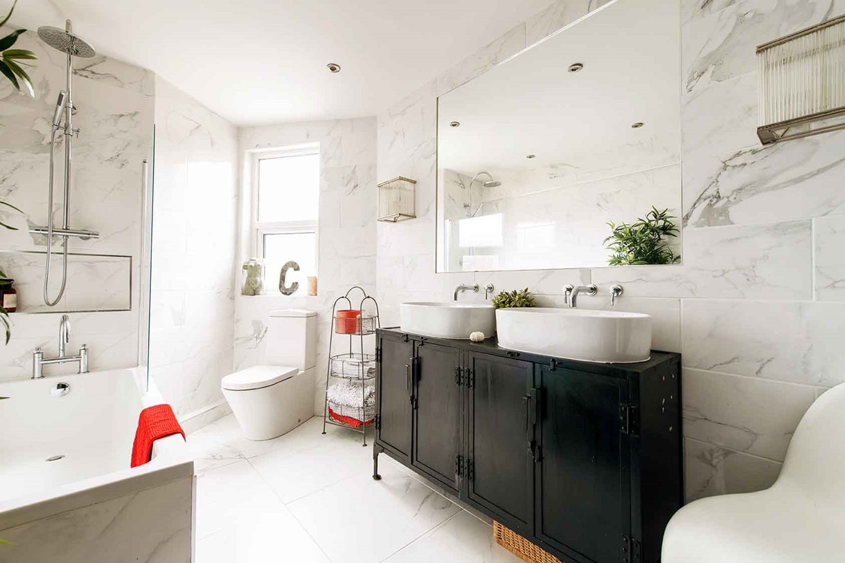 How to unblock a bath or shower HomeServe