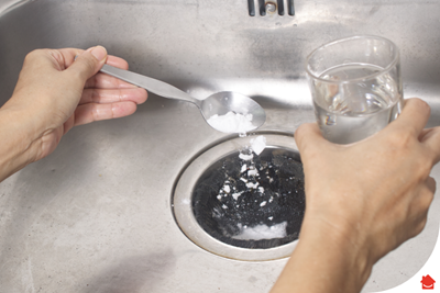 How to clean smelly drains | HomeServe