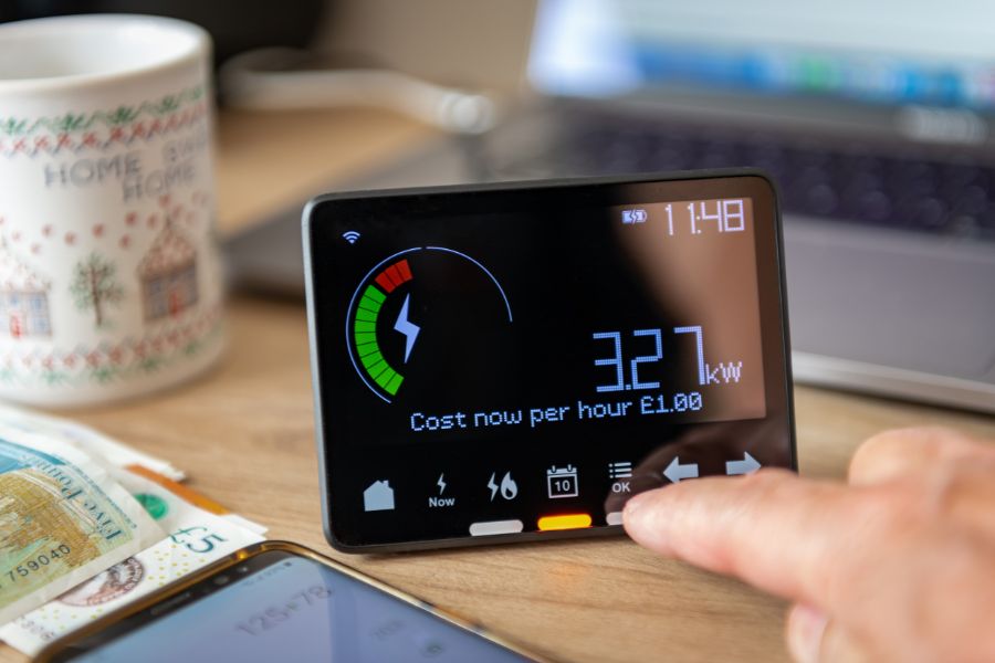 Smart meter showing the cost of gas vs electric